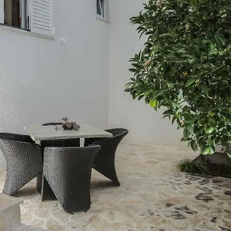 Apartmán Studio In Supetar/insel Brac 38121 *